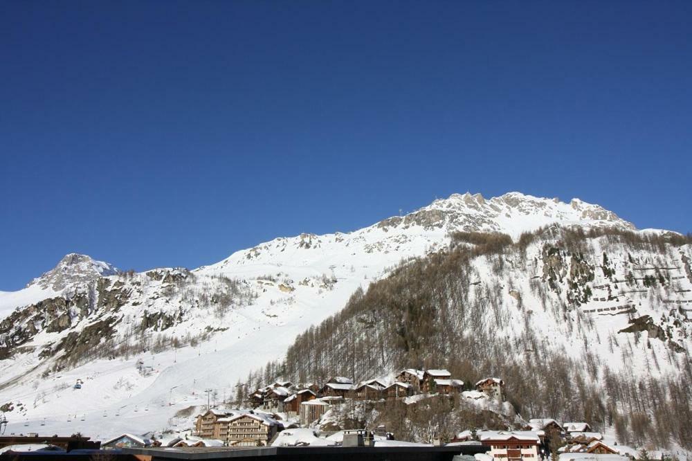 Appartement duplex de charme hyper centre à Val d'Isère Esterno foto